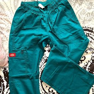 Dickies scrub set